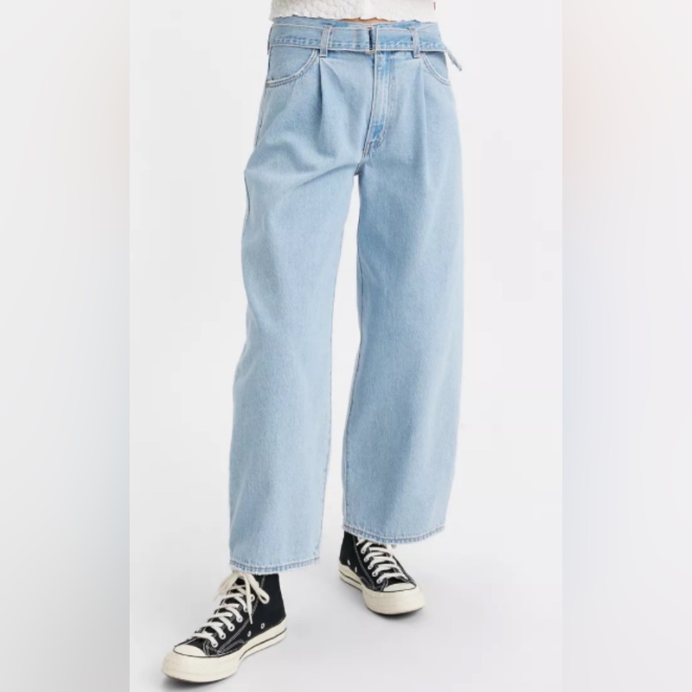 Levis belted baggy jeans 27x28